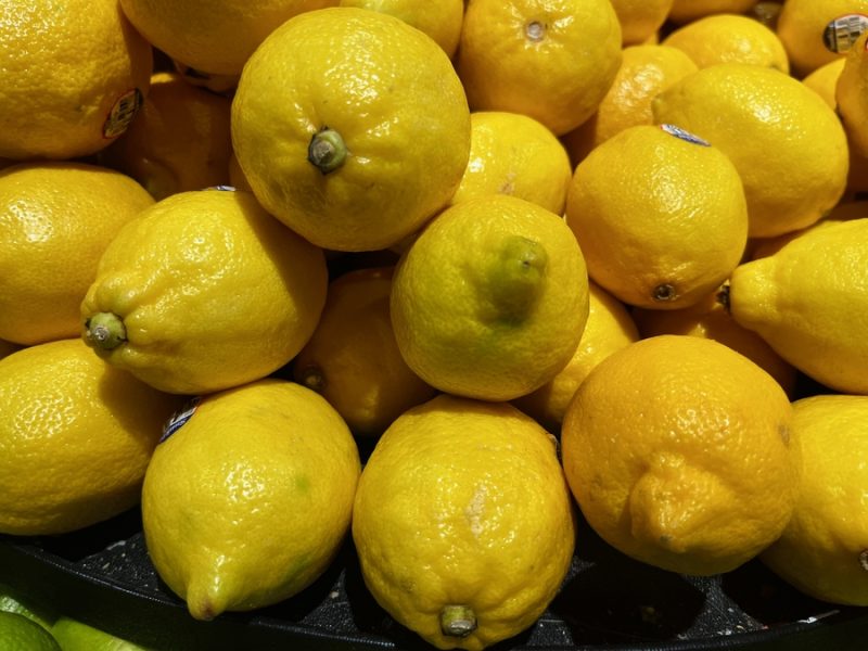 lemon used to make flavorful blends discussed on savor the southwest copyright Image courtesy JPawek.