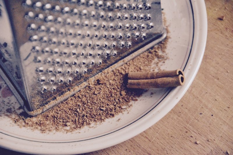 grinding cinnamon sticks on savor the southwest