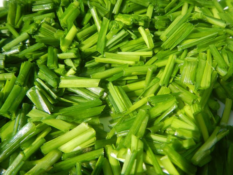 cut garlic chives 