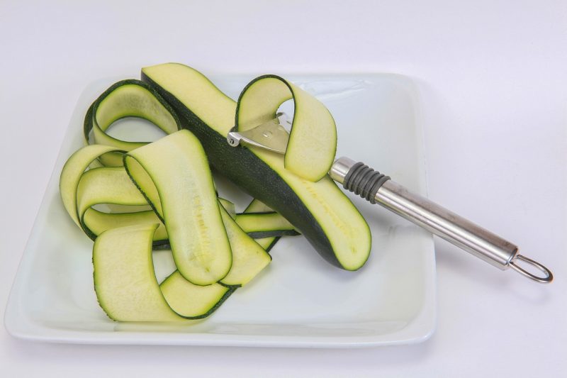 making zucchini curls